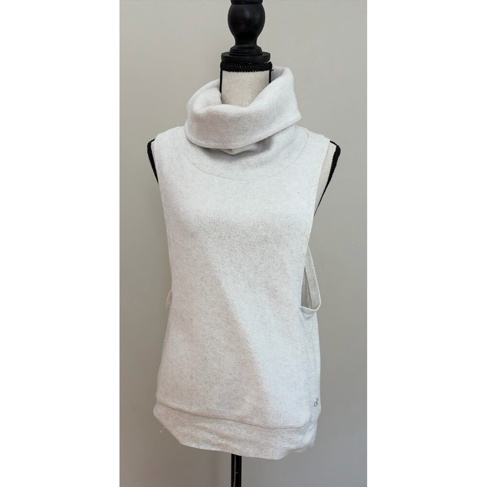 Alo yoga sleeveless vest small